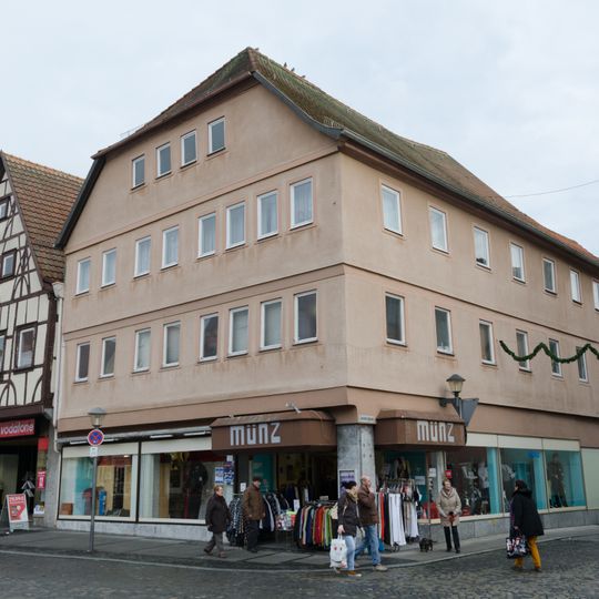 Wohn- und Geschäftshaus