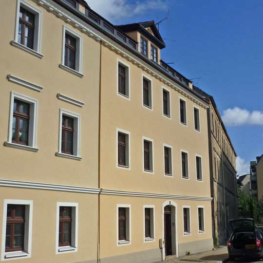 Wohnhaus in nach links geschlossener Bebauung Lunitz 12