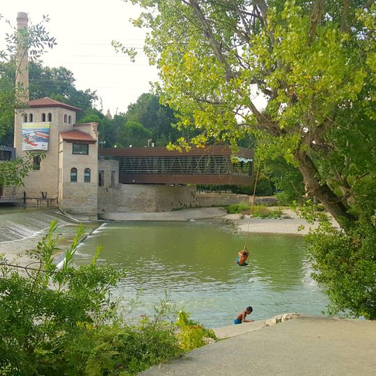 Puente del Club Natación