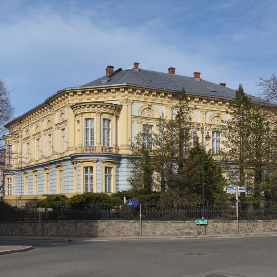 Budynek liceum medycznego w Prudniku