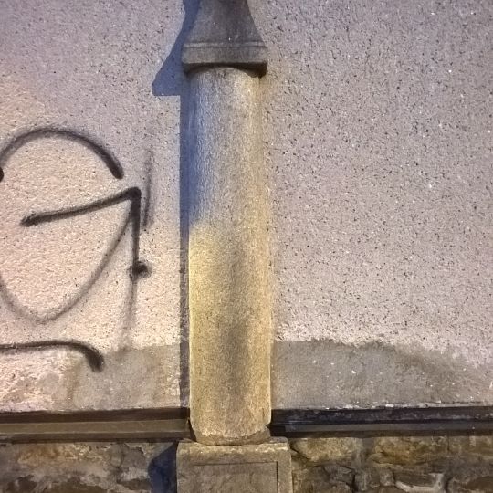 Boží muka na rohu ulic Jiřího z Poděbrad a Veselské