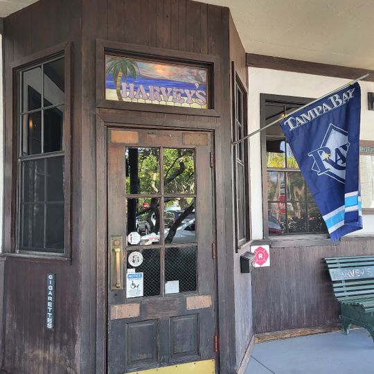 Harvey's 4th Street Grill