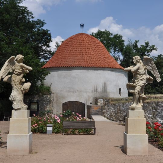 Zahrada u bašty Prachárny