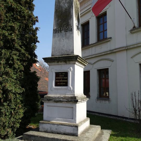 Pomník padlým v Rumburské ulici v Liběchově