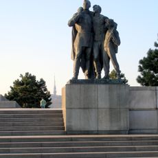 Pamätník Slavín, súsošie II.