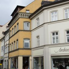 Wohn- und Geschäftshaus