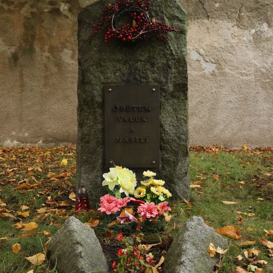 Pomník Obětem válek a násilí v Klášterci nad Ohří