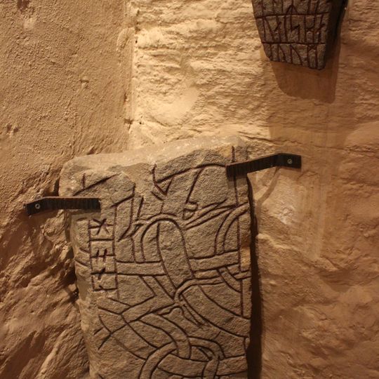 Upplands runinskrifter ATA2999/50