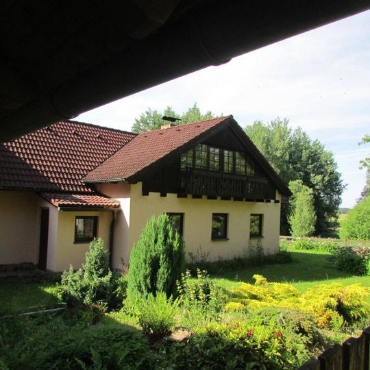 Kříž u hájovny jižně od Svépravic