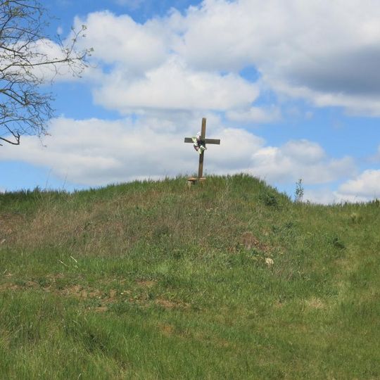 Kříž u polní cesty severně od Libědic