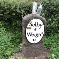 Milestone, E of North Duffield