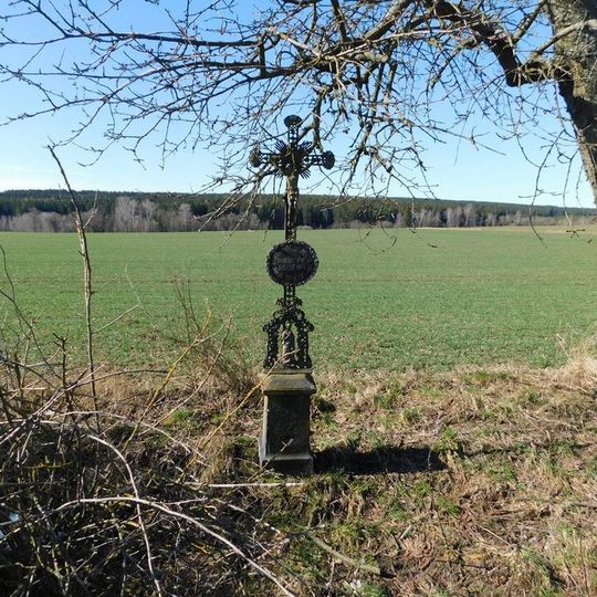 Kříž u polní cesty severně od Čáslavska