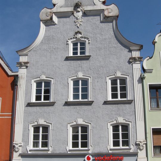 Wohn- und Geschäftshaus