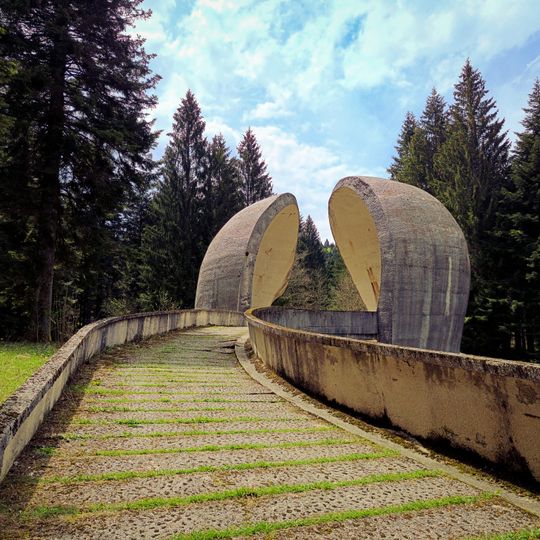 Grmeč Monument to the Revolution