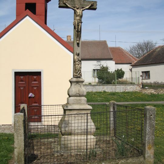 Kříž u kaple sv. Matouše ve Štěpánovicích