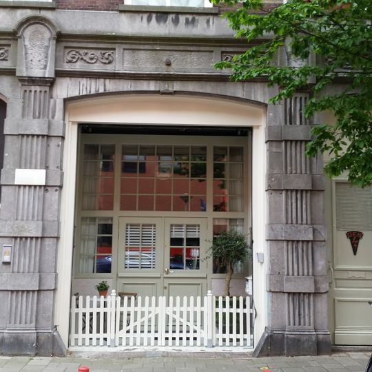 Eerste van der Helststraat 1 D-G