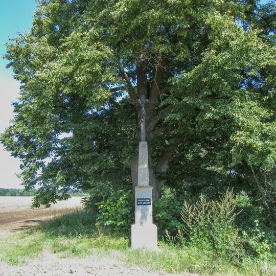 Kříž u Unčovic vedle cyklostezky