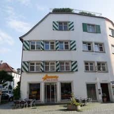 Wohn- und Geschäftshaus