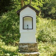 Kaplička u Starého Města pod Kralickým Sněžníkem v části Malé Vrbno (2)