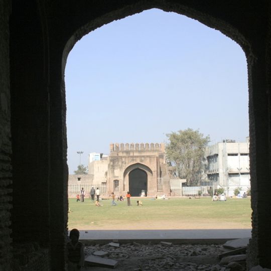 Badli-Ki-Sarai gateways