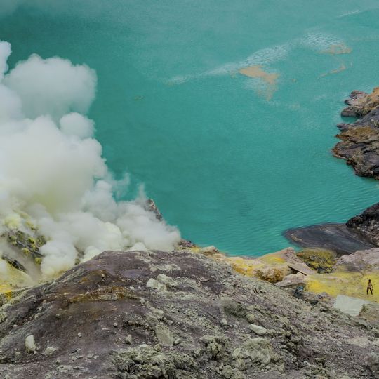 Kawah Ijen acid lake