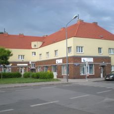 Wohnhaus Mergenthaler Platz 1 (Freihofsiedlung)