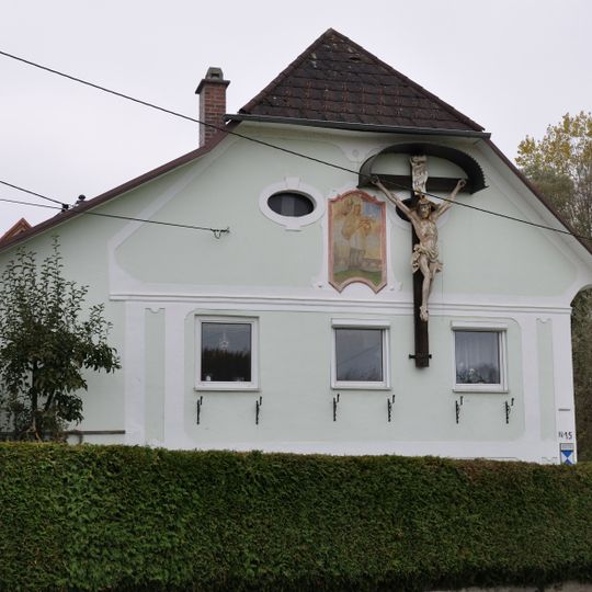 Ehem. Amtshaus der ehem. Salzverladestelle Enghagen samt Kruzifix