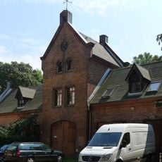 Ehemaliges Sommerhaus und Kutscherhaus im Schweizer Stil Dietzgenstraße 49A