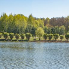 Измайловский лесопарковый заповедник с системой прудов и плотин по реке Серебрянке (Измайлово)