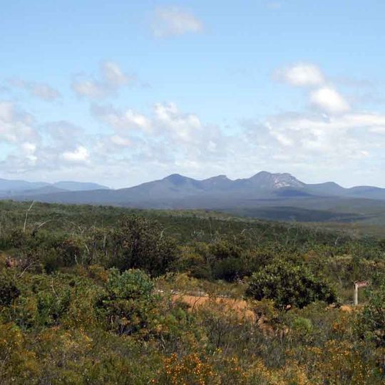 Looking towards Mid Mt Barren