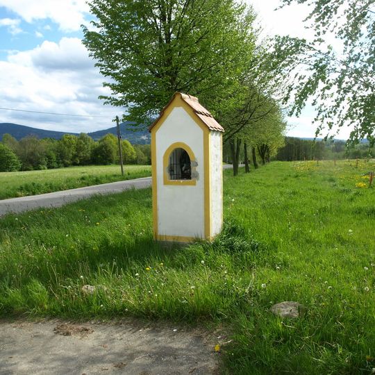 Výklenková kaplička na rozcestí u Humenic