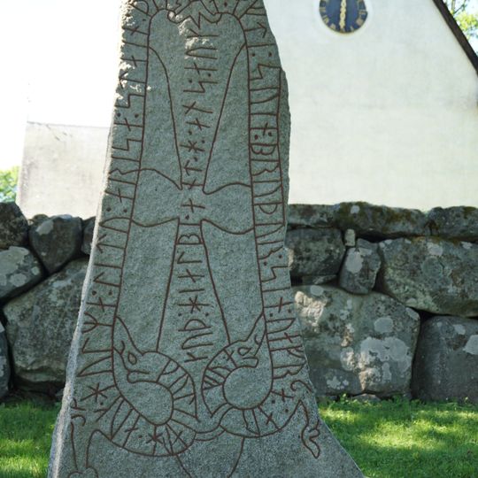 Uppland Runic Inscription 354