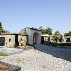 Friedhof christlich mit Wehrmauer