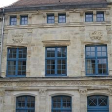 Immeuble, 8 place Saint-Pierre