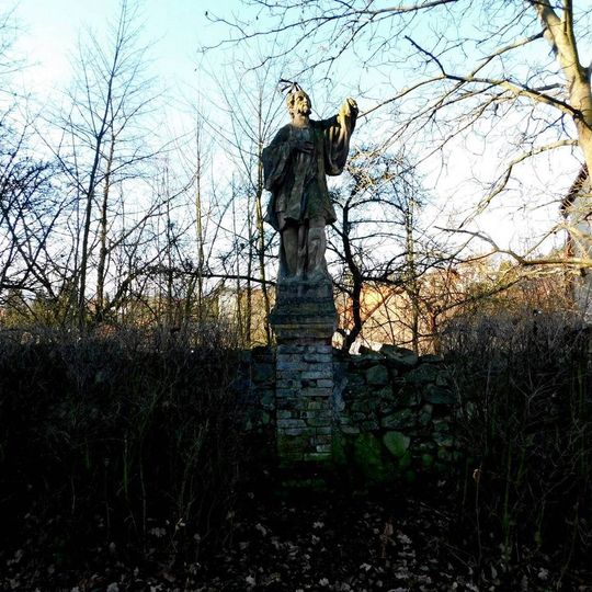 Socha svatého Františka Xaverského u kostela Povýšení svatého Kříže v Pyšelích