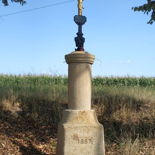 Kříž jihovýchodně od Žichlic