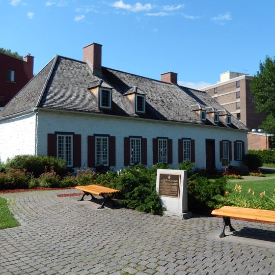 Boucher-De Niverville Manor