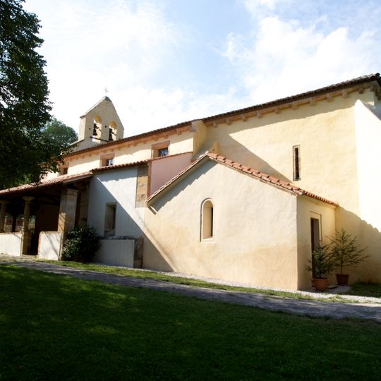 Iglesia de Santa María de Llas