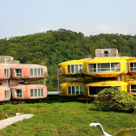 Sanzhi UFO houses