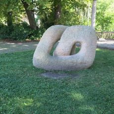 Plastika Fast?! na promenádě Bad Homburgu v Mariánských Lázních