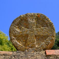 Esteles funeràries al cementiri