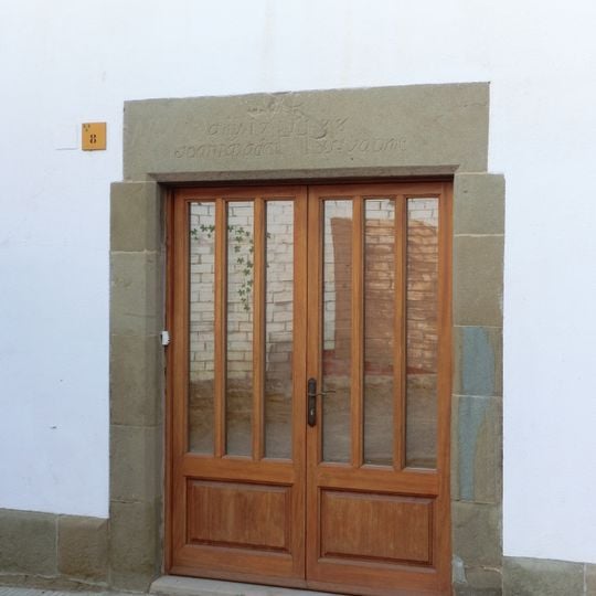 Llinda i portal al carrer França, 8