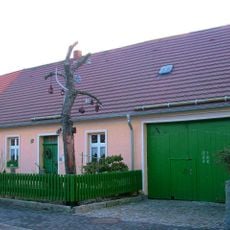 Wohnhaus in geschlossener Bebauung, mit Hofgebäude Am Haag 17