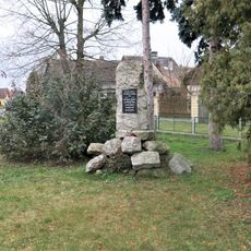 Pomník padlým na rozcestí v centru Smilovic