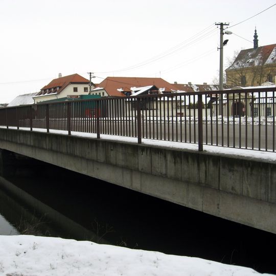 Most přes Vojkovický náhon u rajhradského kláštera