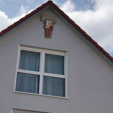 Nische mit Heiligenfigur