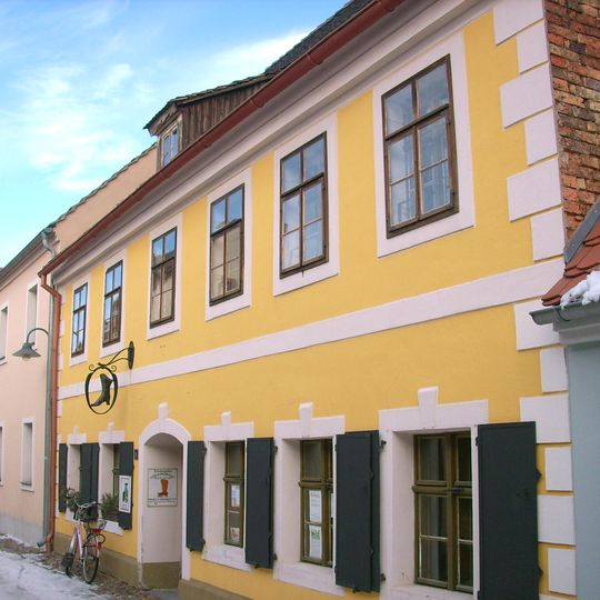 Wohnhaus in geschlossener Bebauung Lange Straße 1