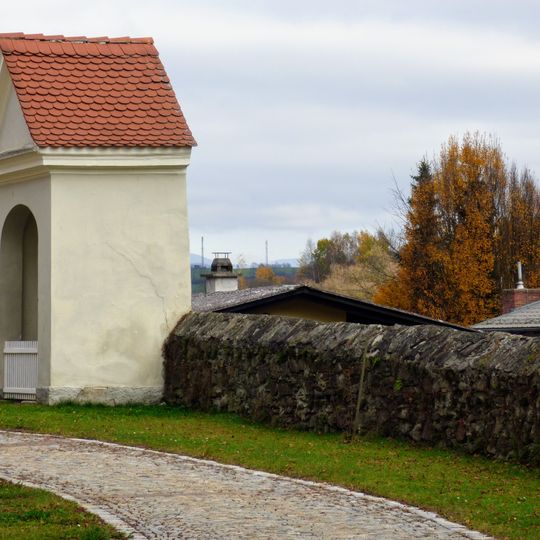 Pfarrkirche hll. Peter und Paul, Kindberg - Kirchhof