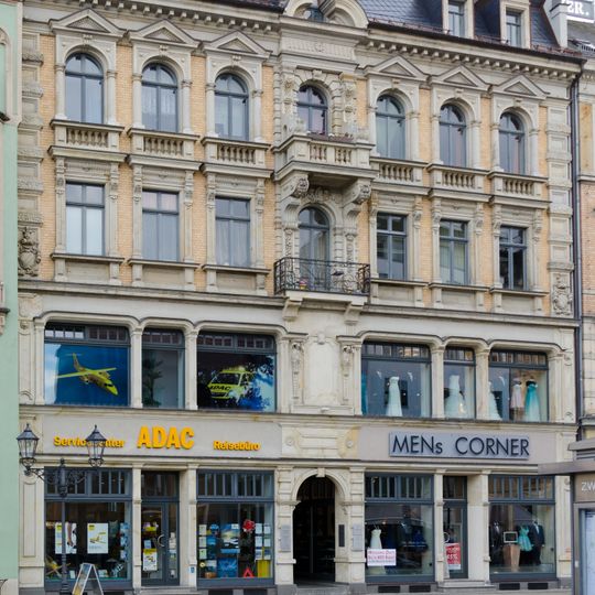 Wohn- und Geschäftshaus in geschlossener Bebauung Hauptmarkt 3