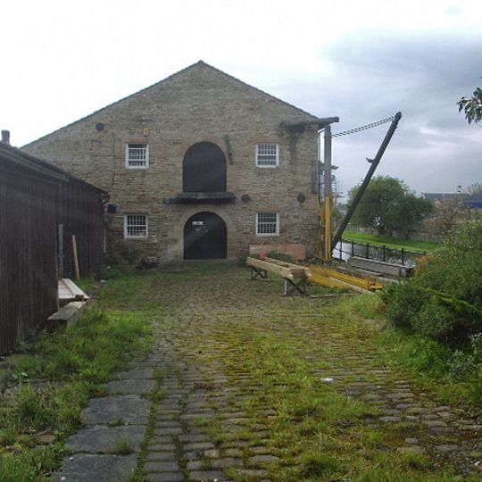 Warehouse And Canal Cottage At Dugdale Wharf